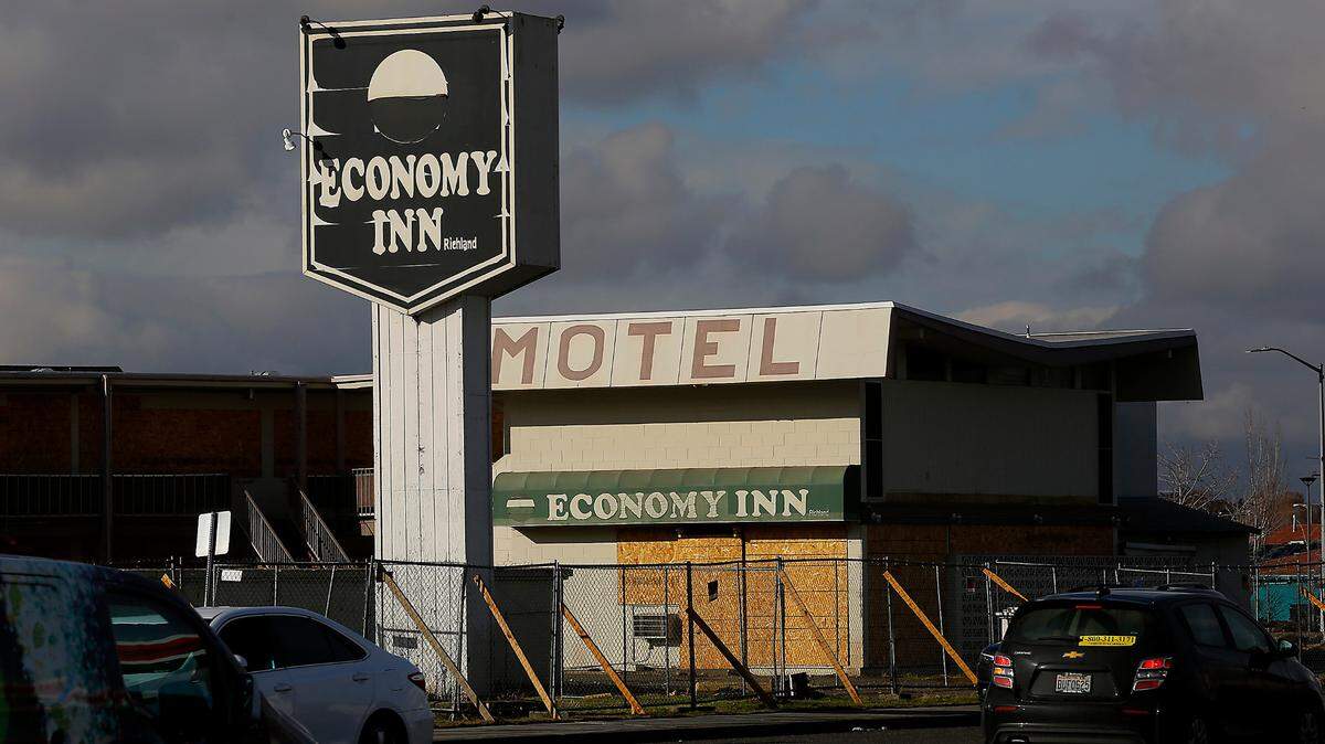 Woodinville-based Construction Group International has been selected as the contractor for the demolition of the old Economy Inn at 515 George Washington Way in Richland.