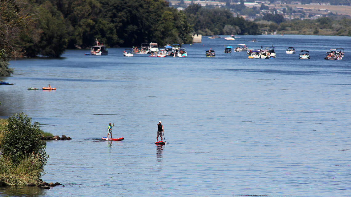 Are life jackets required for kayaks, paddleboards in Tri-Cities? See safety tips