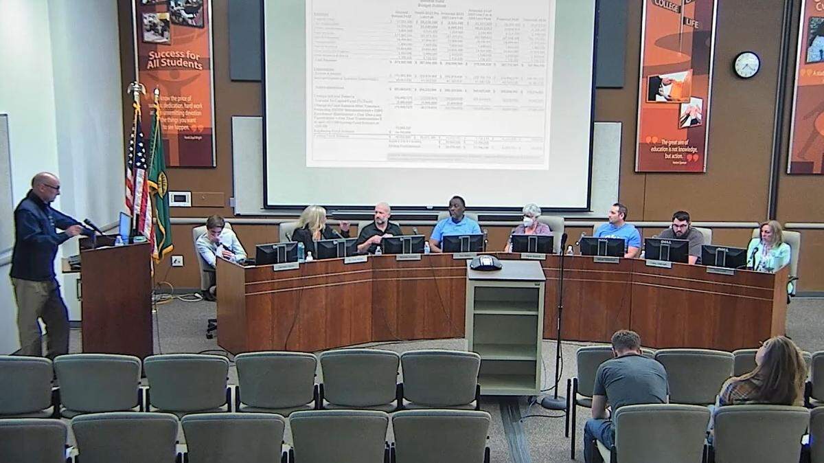 Vic Roberts, executive director of business operations at Kennewick School District, speaks to the school board on Wednesday, May 11, about cuts to the district’s budget after this year’s double levy failure.