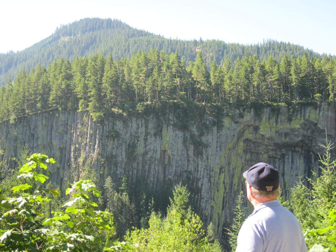 View of the cutoff on Palisades Viewpoint