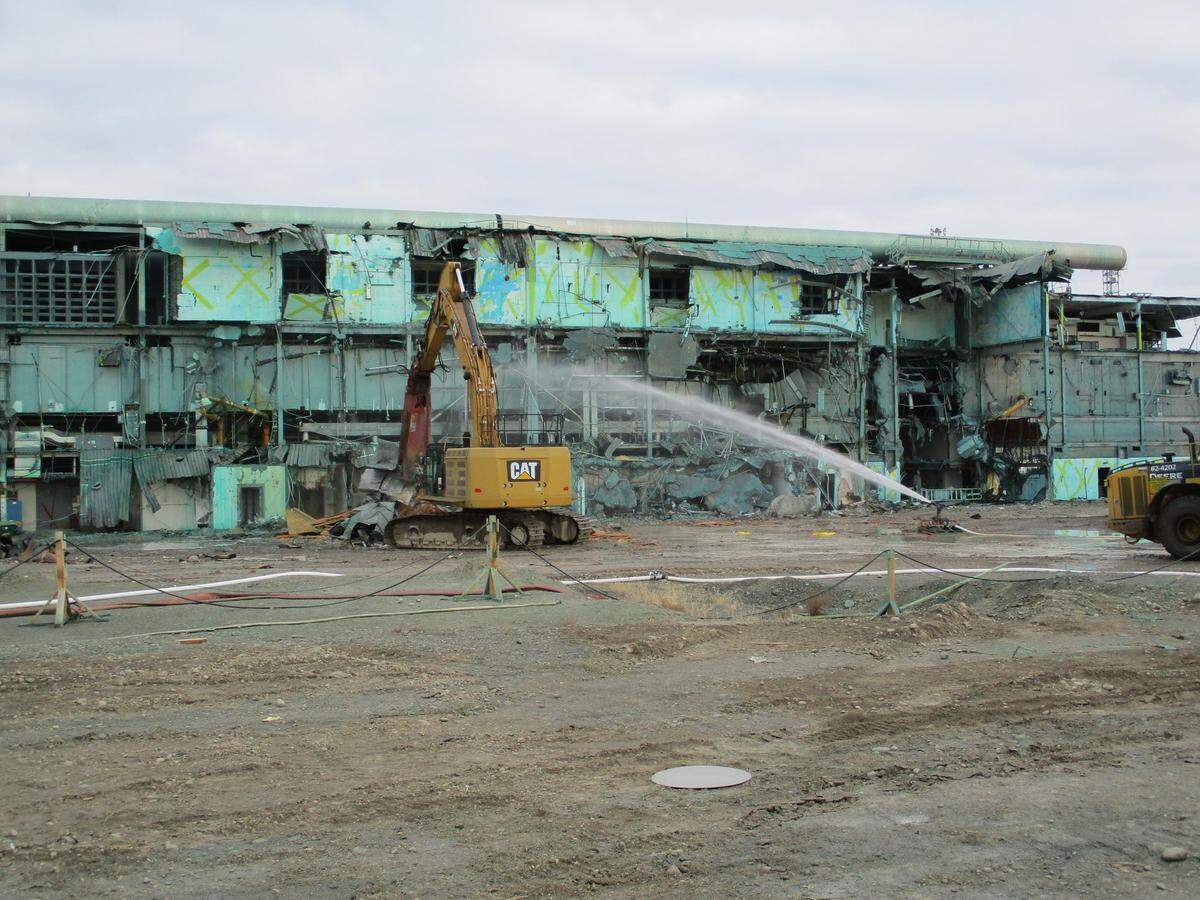 Hanford crews have finishing loading demolition debris from the south side of the Plutonium Finishing Plant and are ready to focus on debris on the north side.