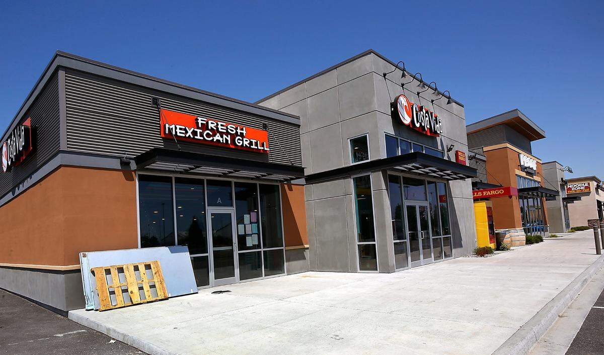 A new Costa Vida Fresh Mexican Grill is scheduled to open in Pasco.