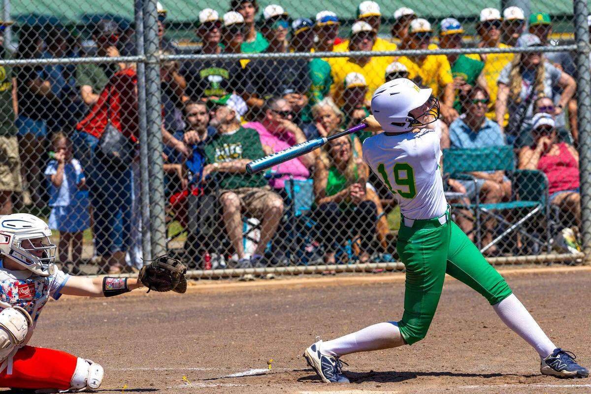 Richland beat Eastmont to advance in the WIAA Class 4A state softball championships tournament on May 22, 2026.