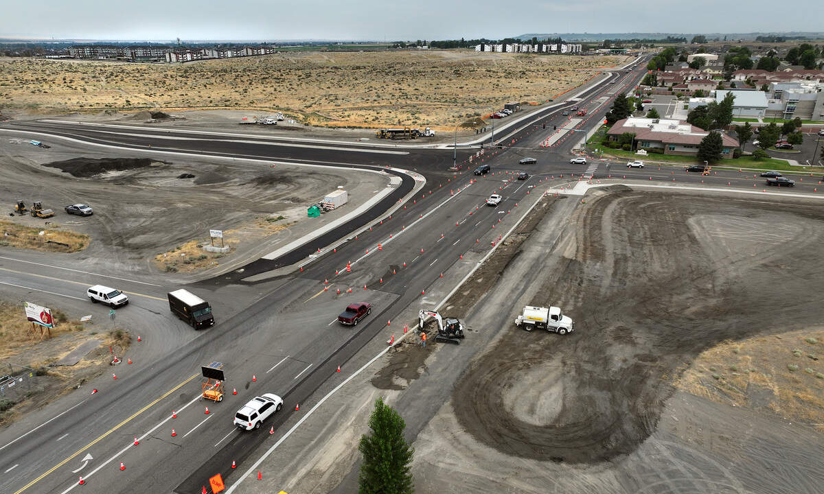 An Ohio-based shopping center developer hopes to begin site work in a few months on a grocery-anchored project at Broadmoor Boulevard and Sandifur Parkway in west Pasco.