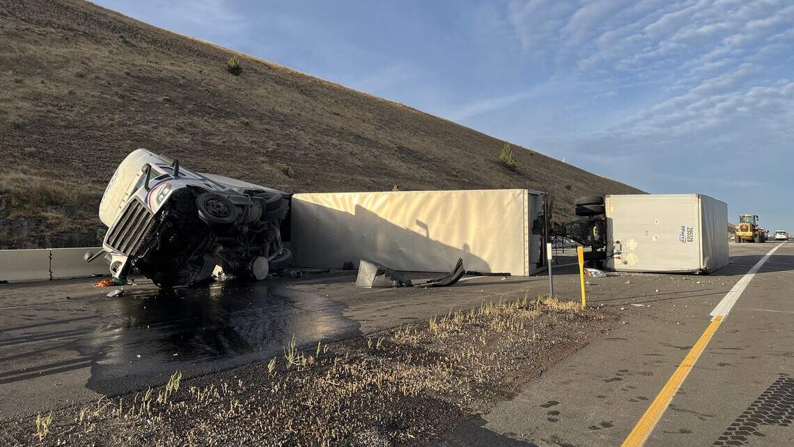 Pasco semi driver accused of DUI after crashing truck on I-84