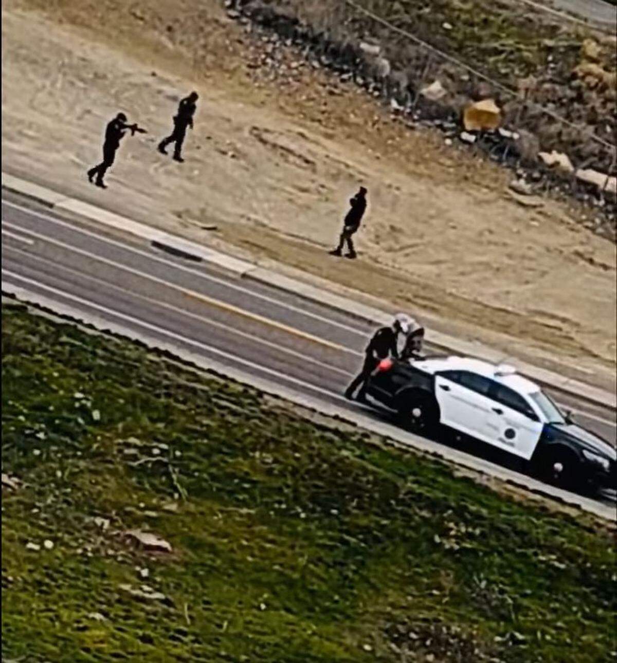 Kennewick police used rubber bullets to stop a man who put a knife to his throat on Fourth Avenue after a domestic violence incident.