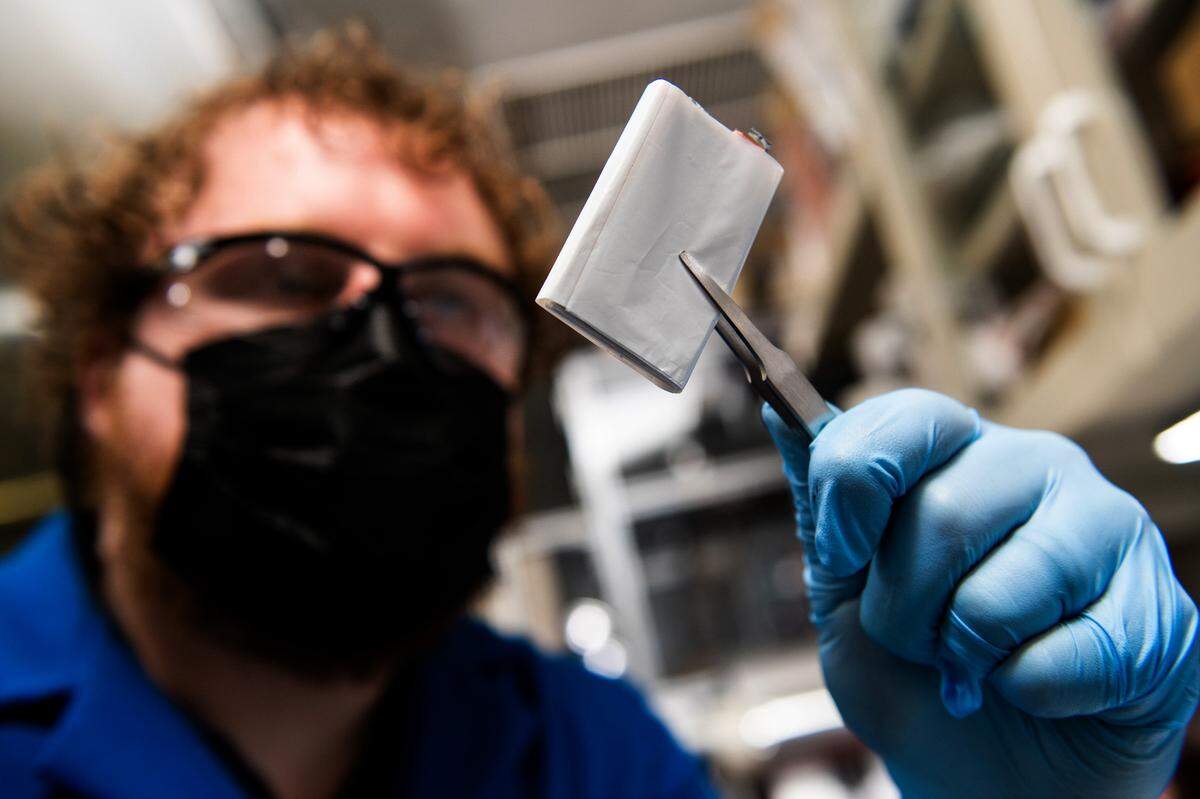 Materials scientist Joshua Lochala and his colleagues who are helping to advance energy storage technologies for electric vehicles often leverage the capabilities of PNNL’s Advanced Battery Facility to bridge the gap between fundamental battery research and commercial-scale battery development
