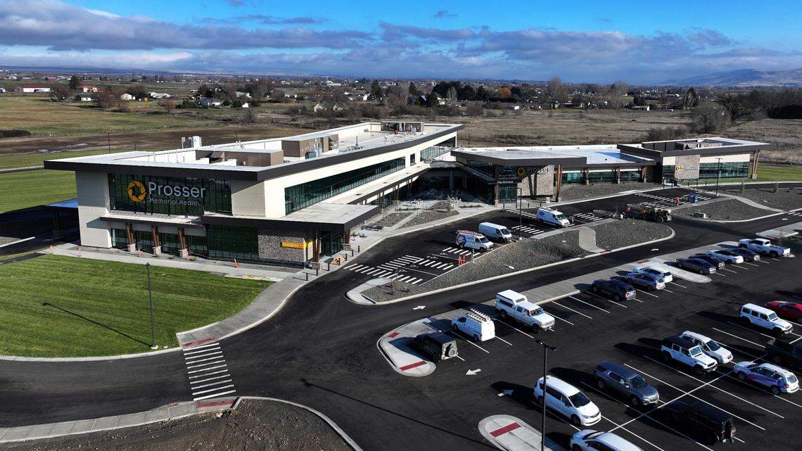 Prosser hospital names new CEO after longtime leader steps down