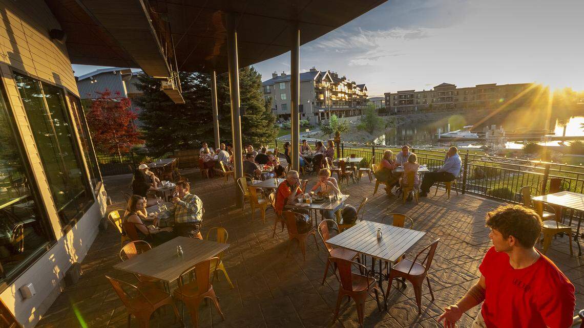 Patio weather is here. Where to find dinner, drinks and a view in Tri-Cities