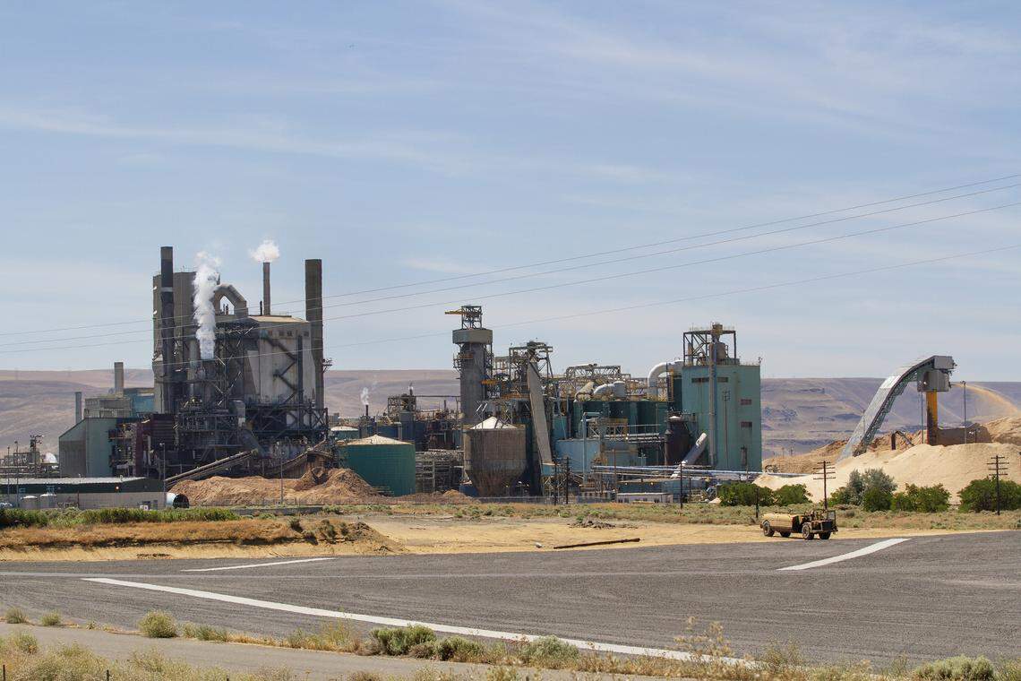 The owner of the Boise paper mill in Wallula announced last summer a $150 million retooling project to convert the Wallula paper mill into a cardboard plant.