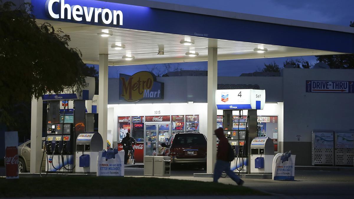Pasco police caught a teen after a robbery at the Lewis Street Metro Mart late Wednesday.