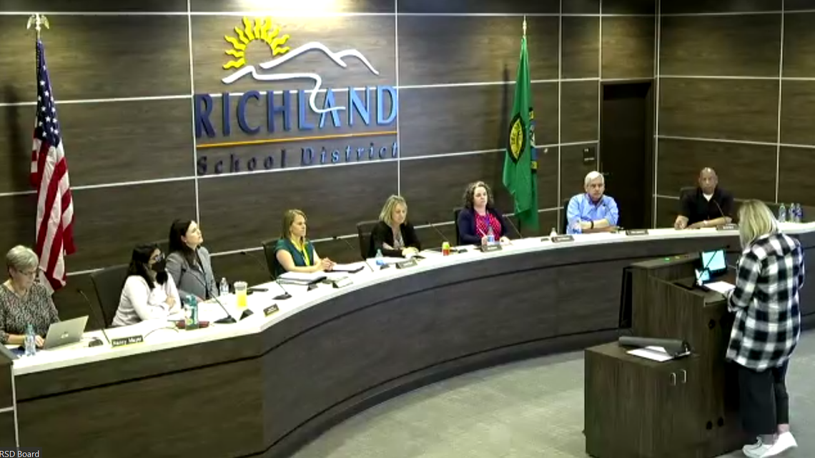 Richland School Board votes to settle open meetings lawsuit. Here’s what they’ll pay