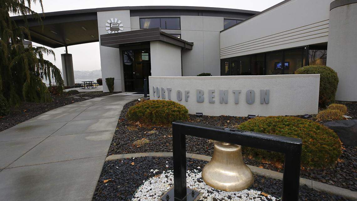 Retired judge accuses Tri-Cities port of protecting ‘guilty’ commissioner