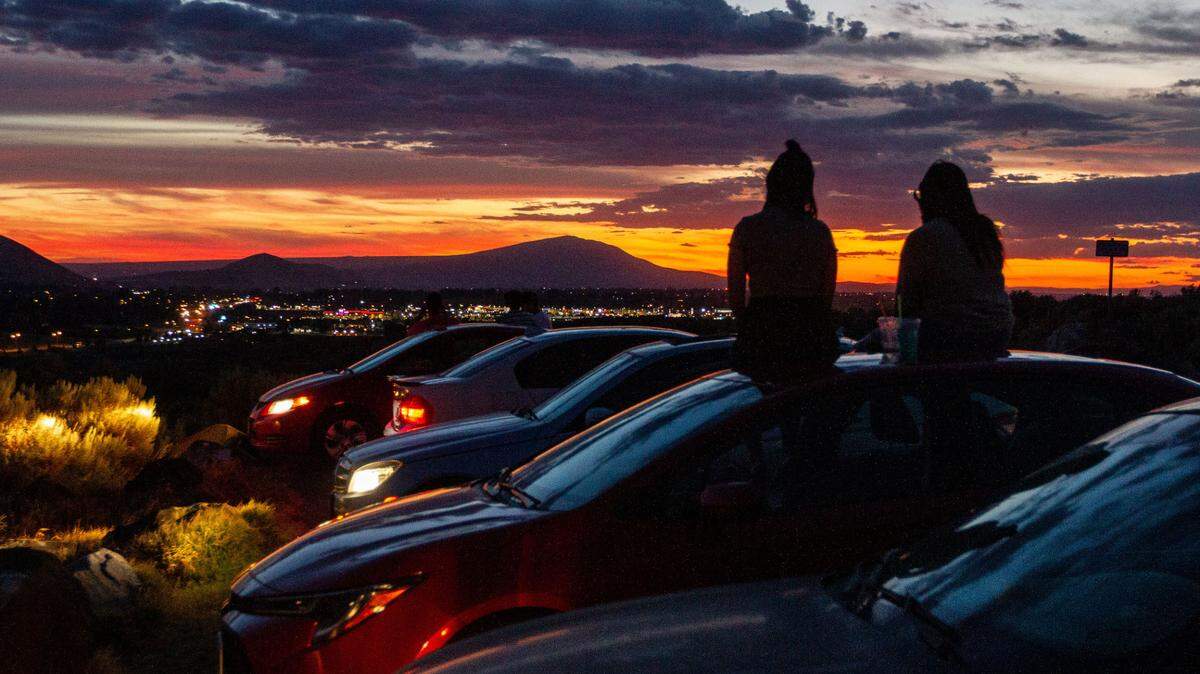 Cars will no longer be allowed to park at Glenwood Overlook Park, also called the Top of the World Park, in south Richland.