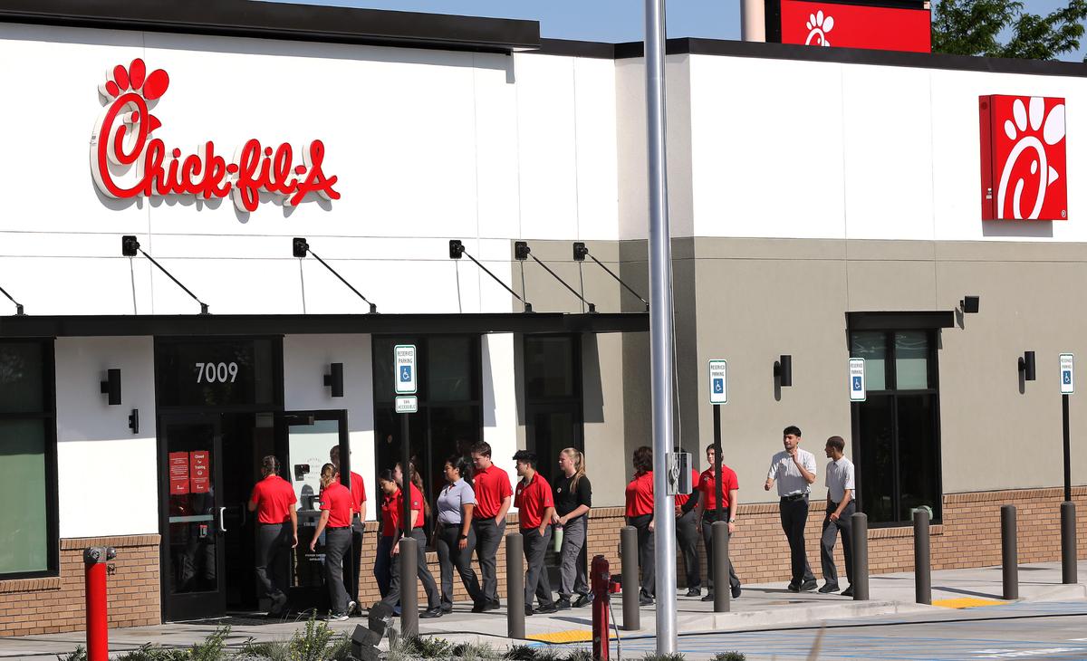 Chick-fil-A opened at 70098 W. Canal Dr., Kennewick, in 2025. 