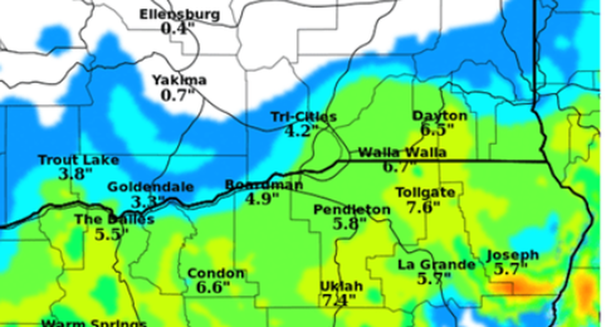 Forecast snowfall totals from early Monday morning to early Tuesday morning are shown.