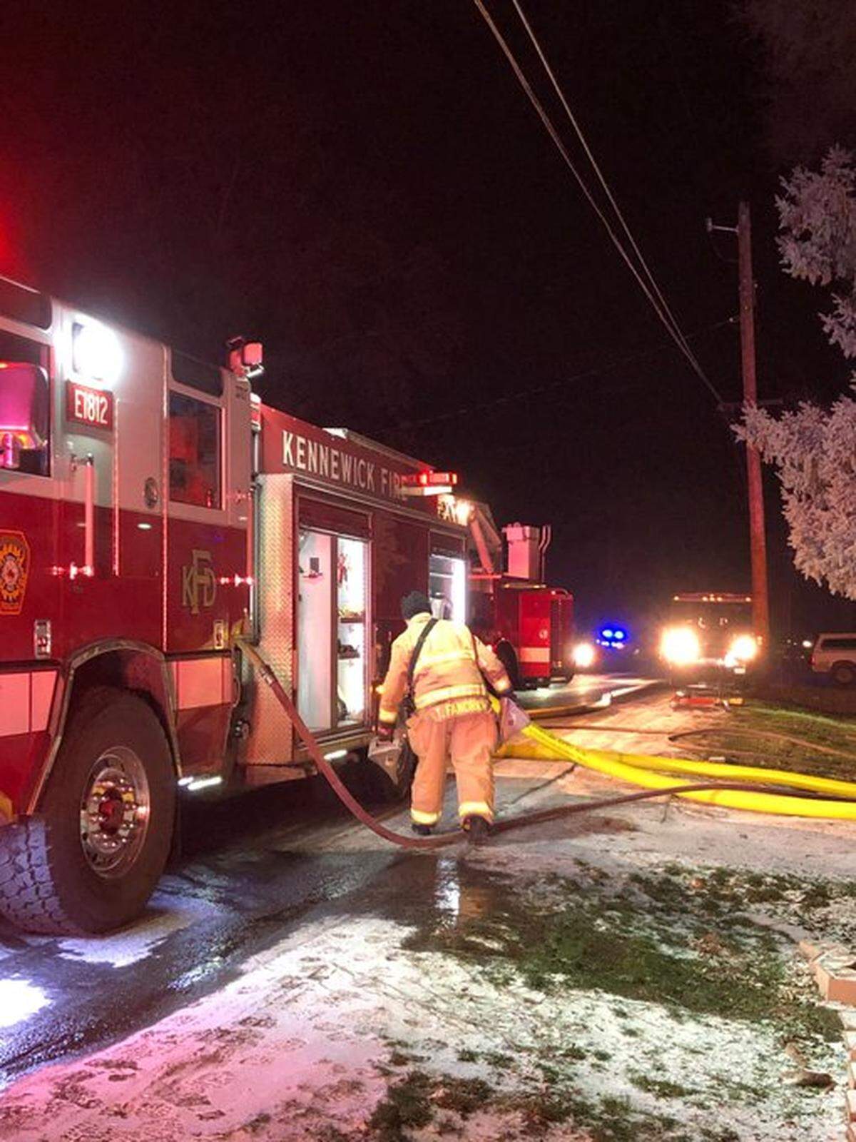 Kennewick fire crews faced severe cold temperatures while fighting a house fire on West Seventh Avenue early Sunday.