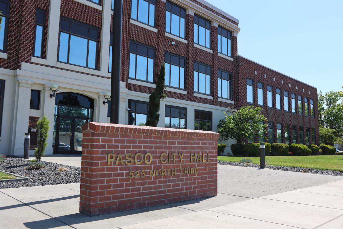Pasco City Hall is located at 525 North Third Avenue.