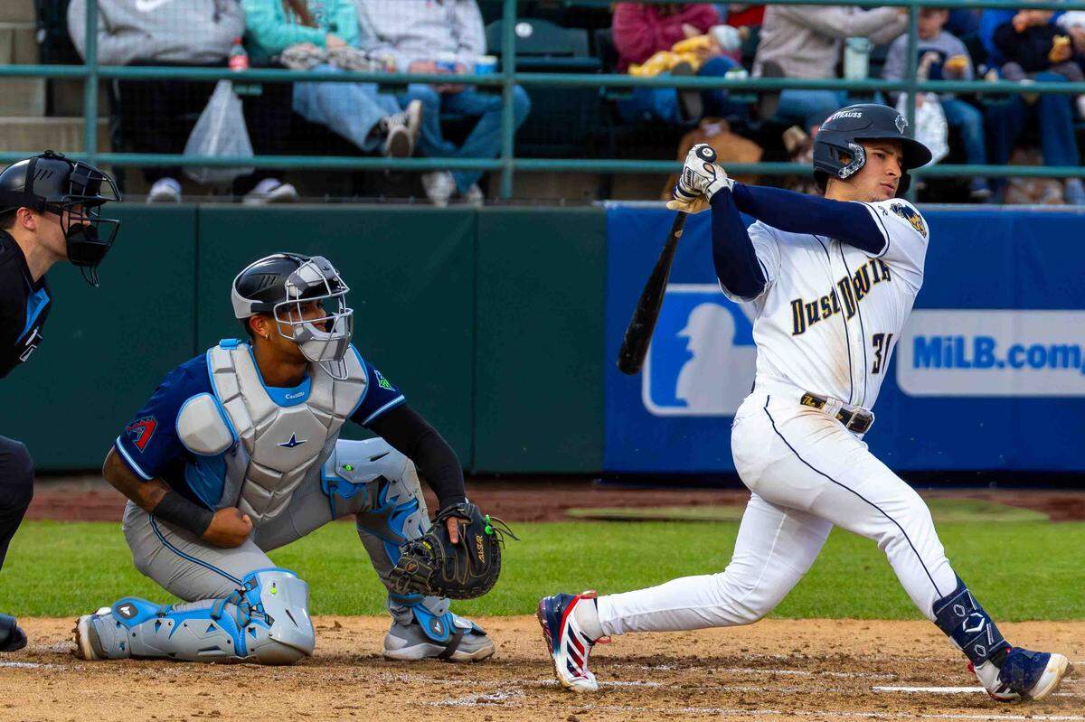 Tri-City Dust Devils baseball photos from their April 17, 2026 game against the Hillsboro Hops in Pasco. Johan Macias (31) at bat.