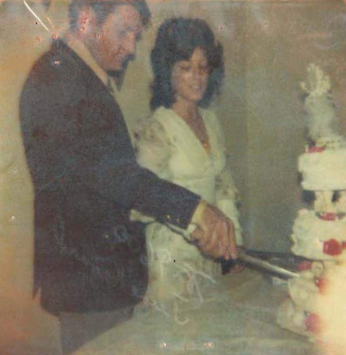 Steve and June Howard married in July 1975 in Sulphur, La. She was 24 and on her second marriage, and Steve, 29, was on his third.