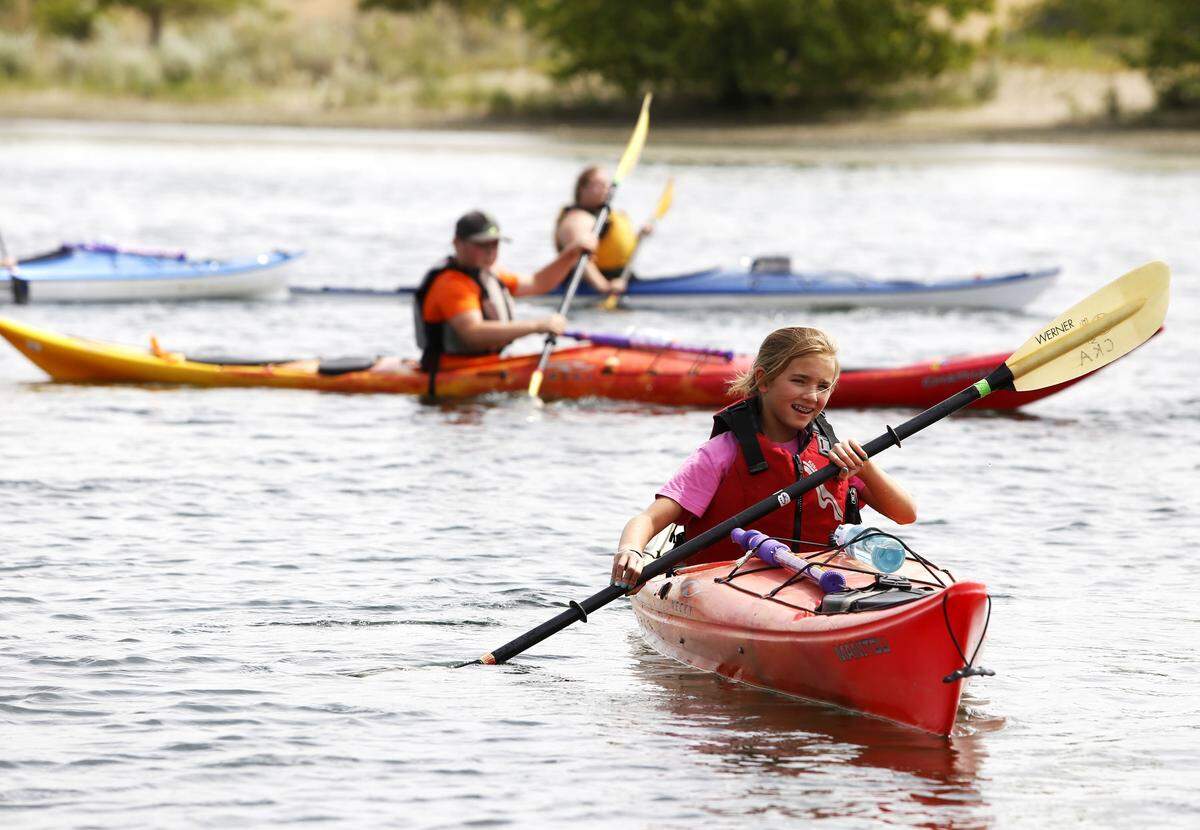 A proposal to ban motorized watercraft from the sliver of the Columbia River that passes between Richland’s Leslie Groves Park and Nelson Island would protect swimmers, kayakers, paddle boarders and power boats, an advocate says.