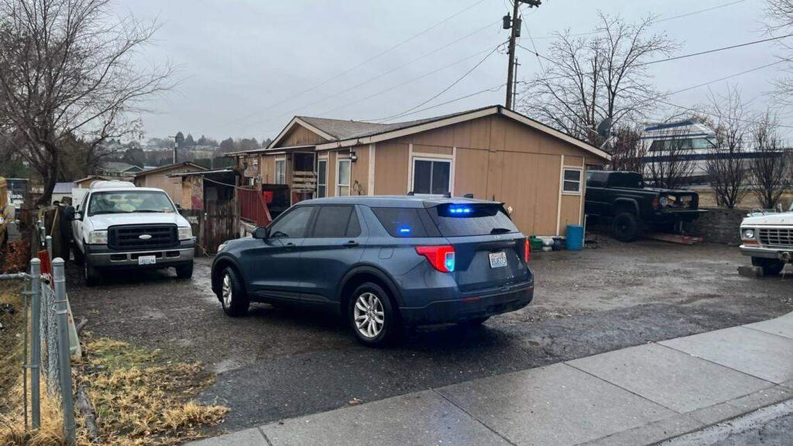 A man suspected of attacking his girlfriend with a box cutter was caught in Kennewick on Tuesday afternoon.