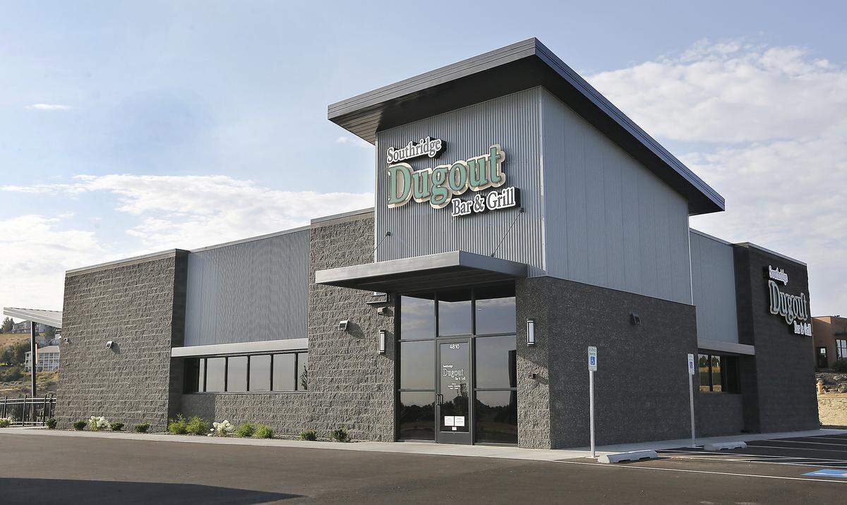 The Southridge Dugout Bar & Grill is now open near the Canyon Lakes neighborhood in Kennewick.