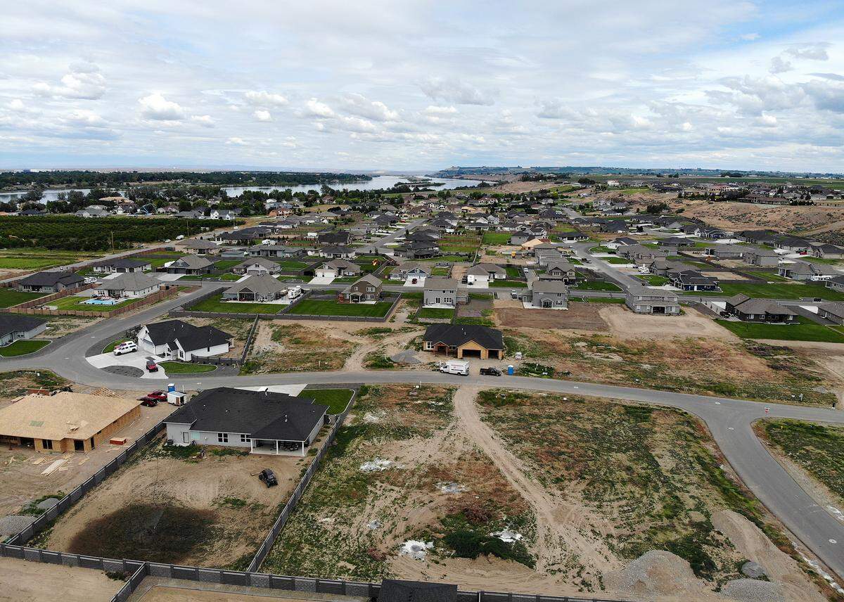 New homes in Pasco near Kohler Road and Blackfoot Drive west of Broadmoor Boulevard.