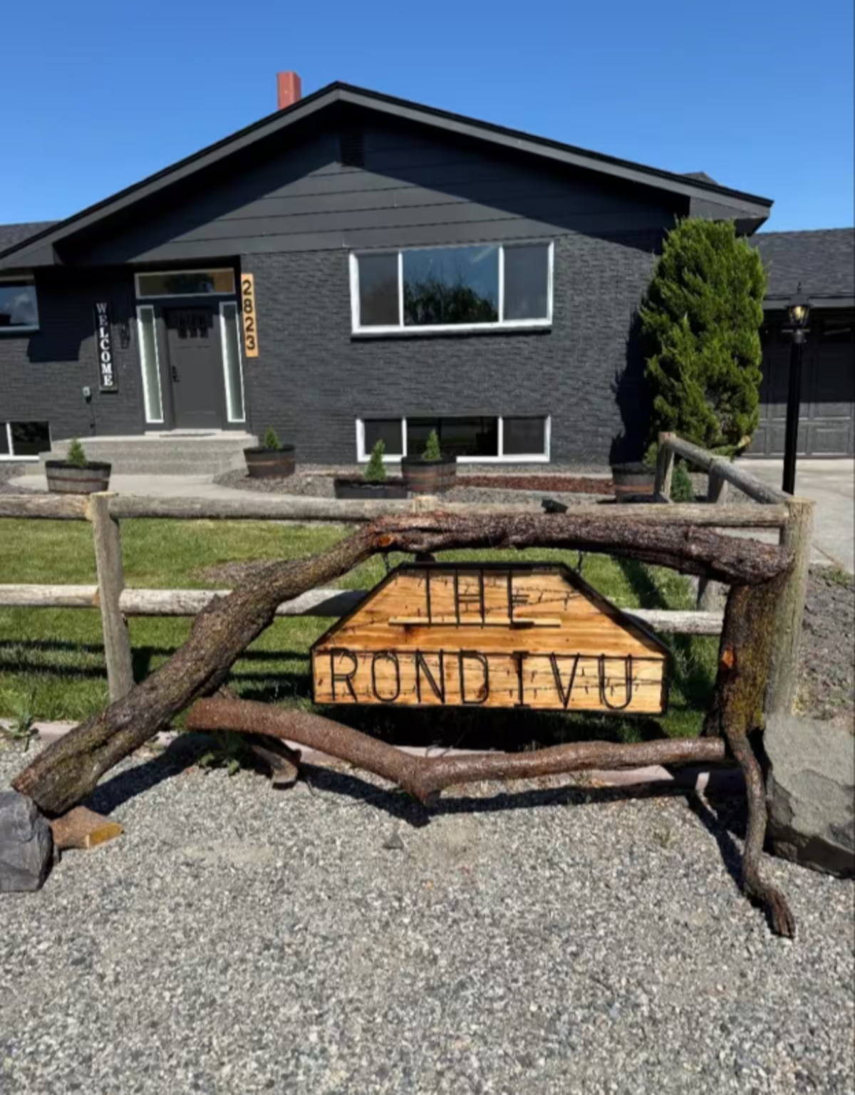 Photo from “The Rondivu” Kennewick Airbnb listing.
