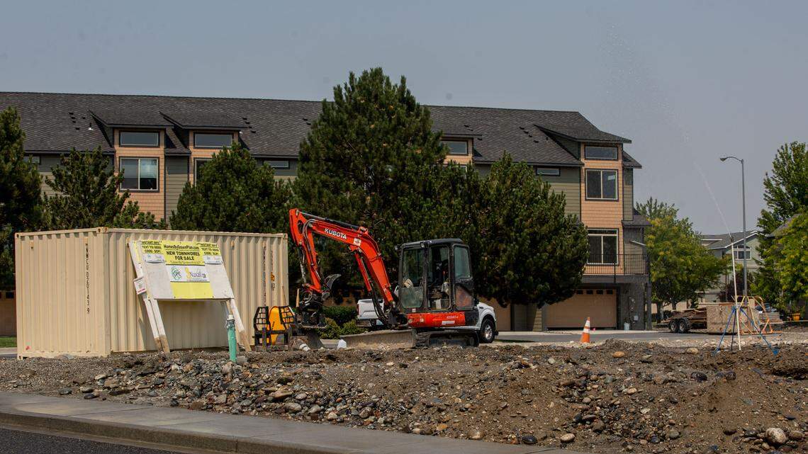 More townhomes now under construction in a Tri-Cities hot spot