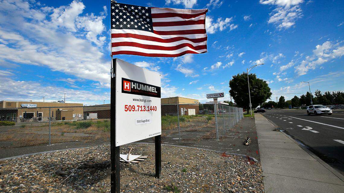 What’s being built there? Apartments open at Kennewick’s first mixed use project