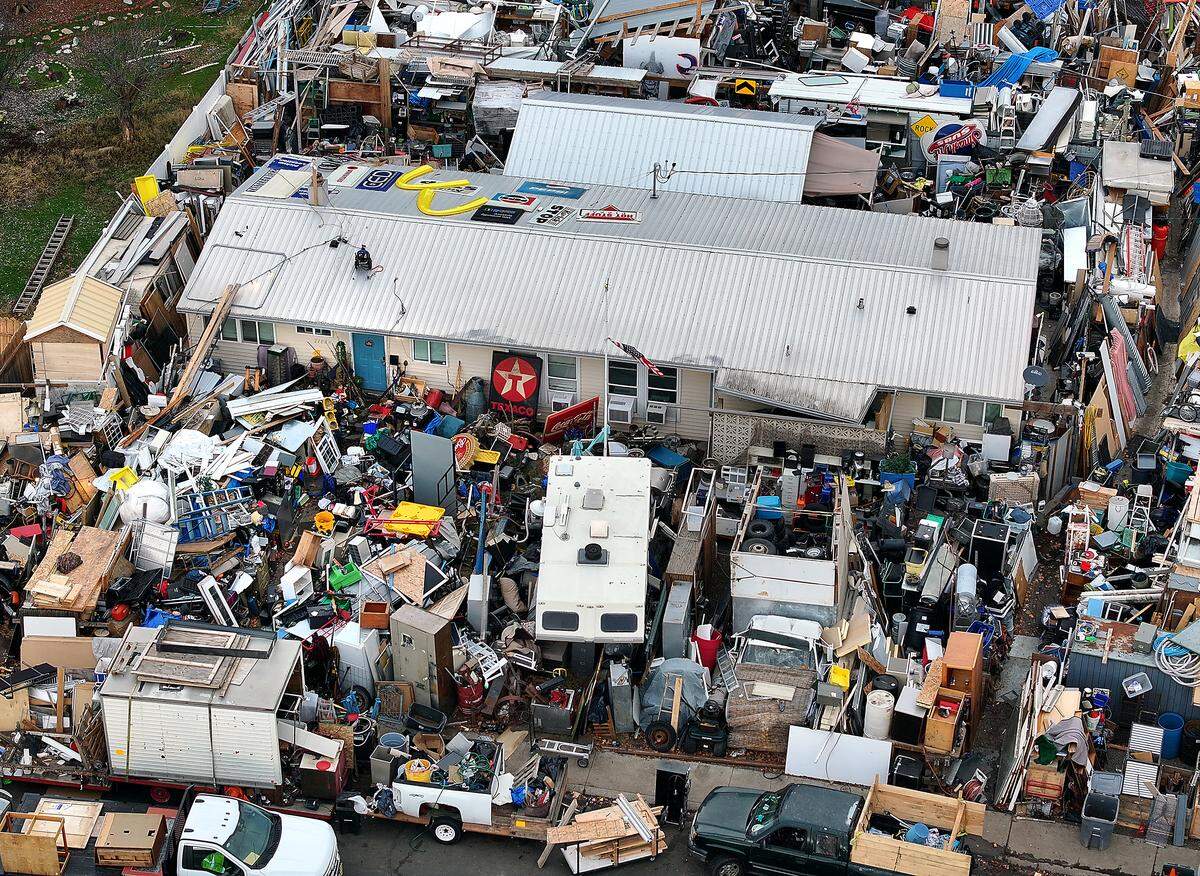 Richland has started clearing unlicensed vehicles and other items blocking the sidewalk and road at a home on Pullen Street.