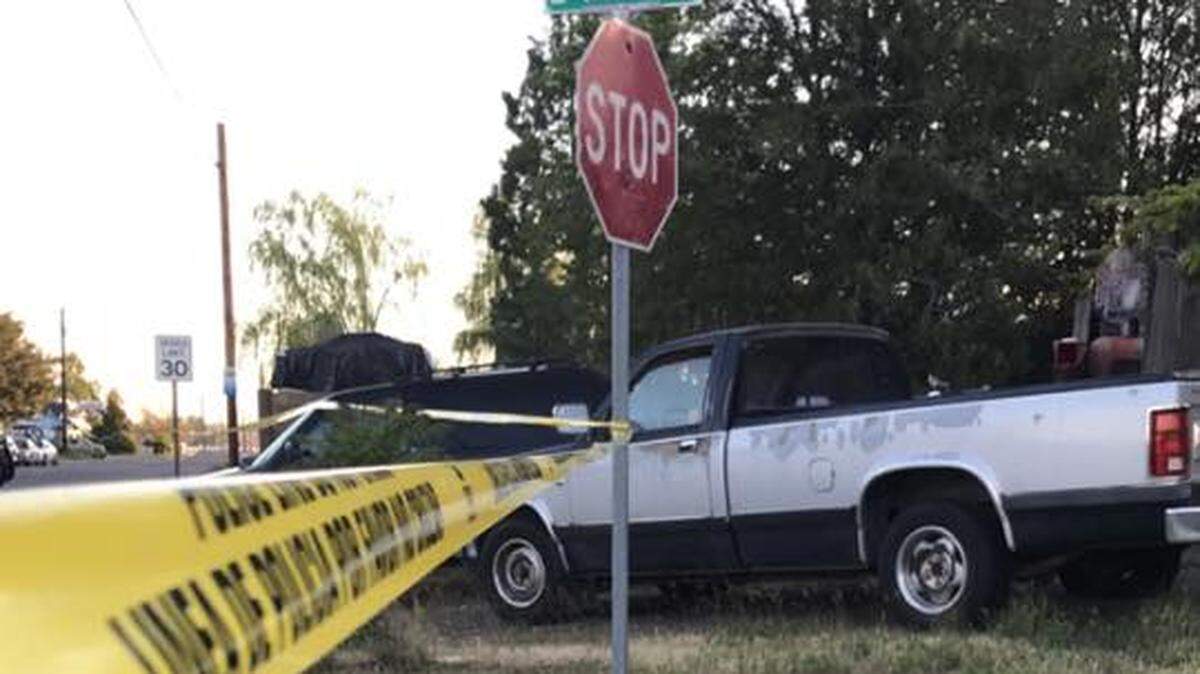 Kennewick police were investigating Sunday morning after a woman’s body was left in the roadway at South Gum Street and East Seventh Avenue.