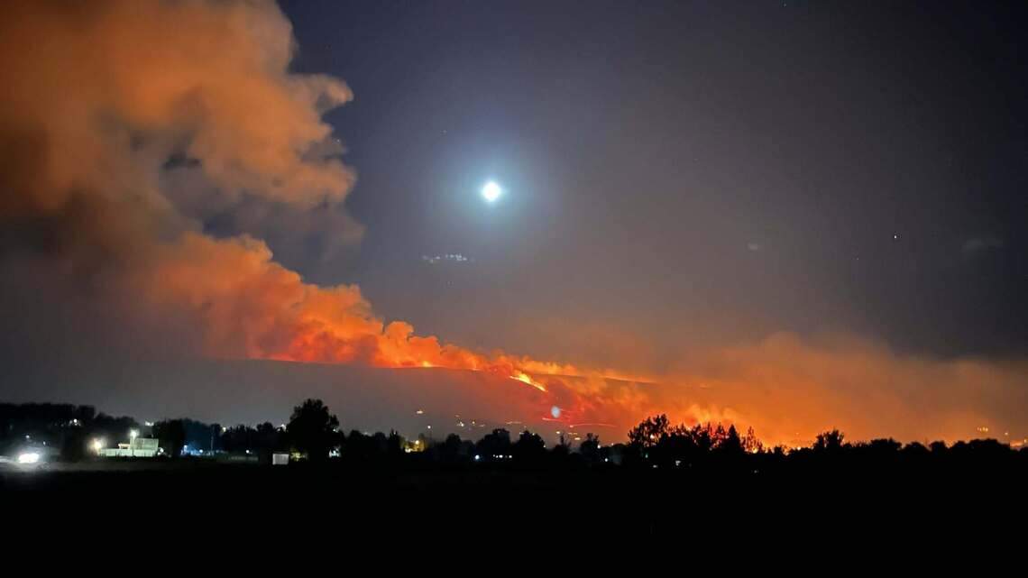 Update: Nearly 2,000 homes evacuated when wildfire exploded west of Prosser