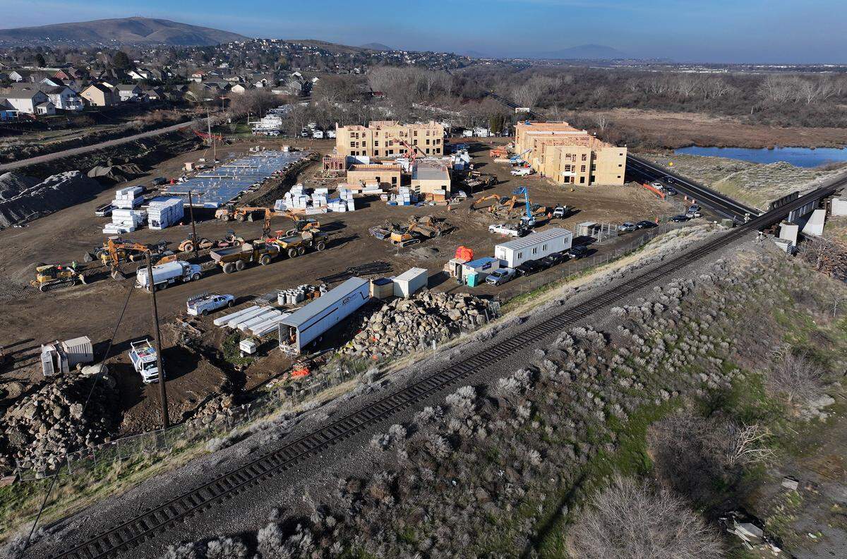 The Bob is a $26 million, 192-unit apartment complex taking shape on a former manufactured home park on Columbia Park Trail, near the Steptoe Roundabout in south Richland. The Bob is named for the late Robert Young, an influential developer who built some of the region’s earliest apartment complexes.
