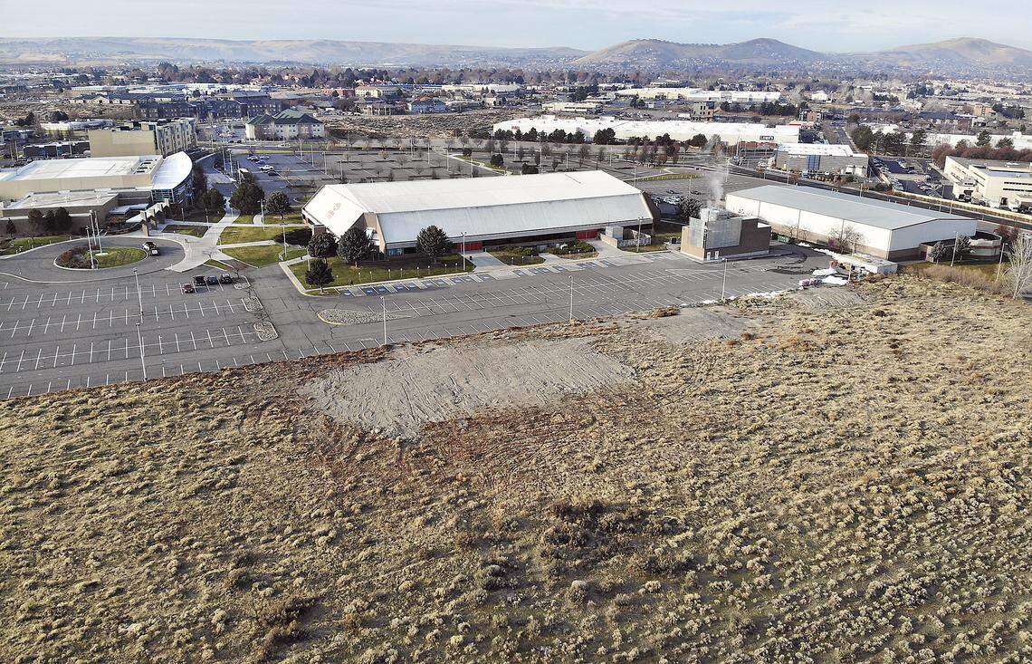 A consulting firm is recommending the city of Kennewick build an indoor sports complex adjacent to the Toyota Center and Toyota Arena to compliment the Vista Field development. Watch a video at: tricityherald.com/video
