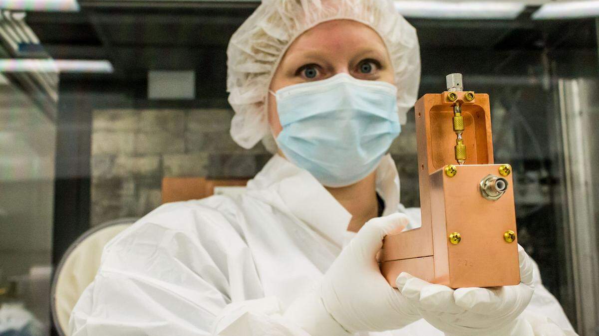 PNNL physicist Emily Mace specializes in interpreting radioactive signals such as those emitted during underground nuclear weapons tests. She and her colleagues work in PNNL’s Shallow Underground Laboratory in Richland, Wash., using copper detectors along with the facility’s ultra-sensitive equipment.