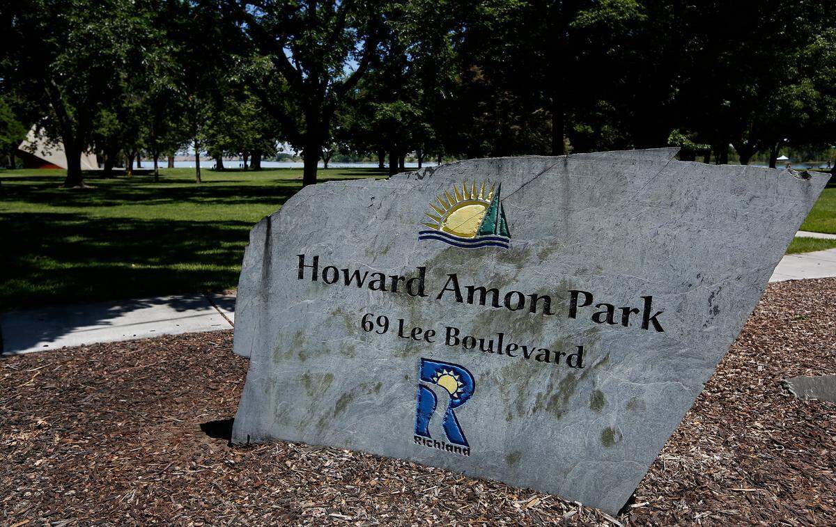 Sign at entry to Howard Amon Park on Lee Boulevard in Richland.