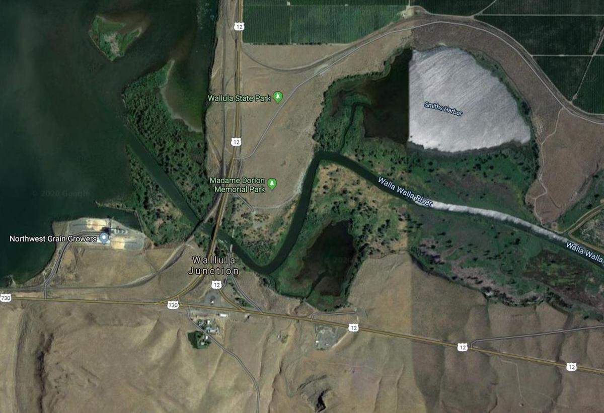 A kayaker reportedly discovered a body in the Walla Walla River near Wallula Junction.