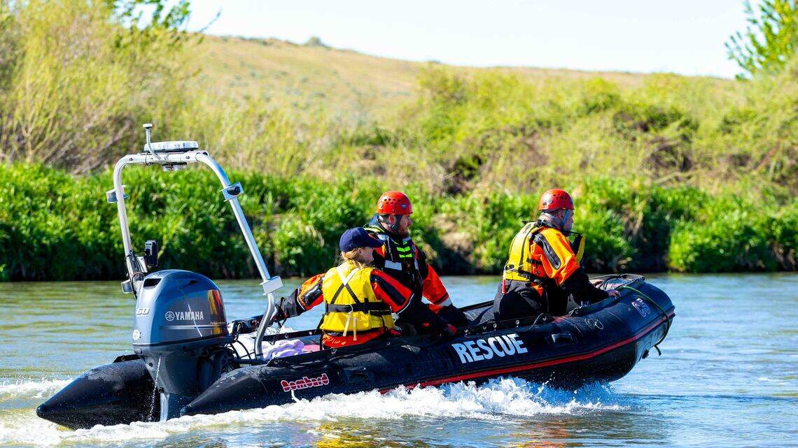 Update: Search continues for missing fisherman swept away in Columbia River
