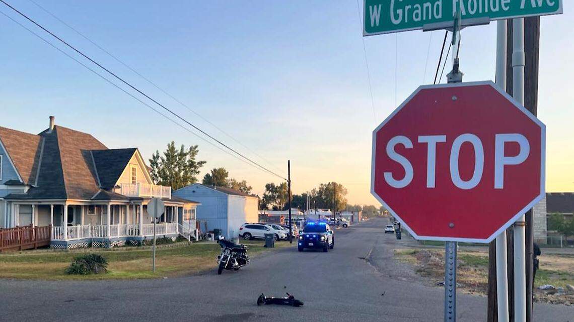 Scooter rider seriously hurt after hit by a car at Kennewick intersection