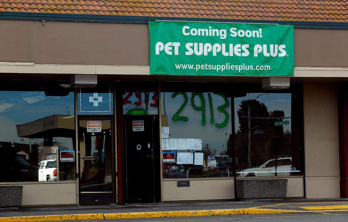 Pet Supplies Plus is preparing to open a store at 2913 W. Kennewick Ave. in Kennewick.