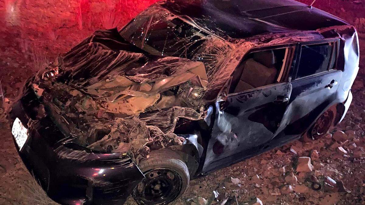 Benton County sheriff’s deputies say a suspected drunk driver lost control, injuring two passengers.