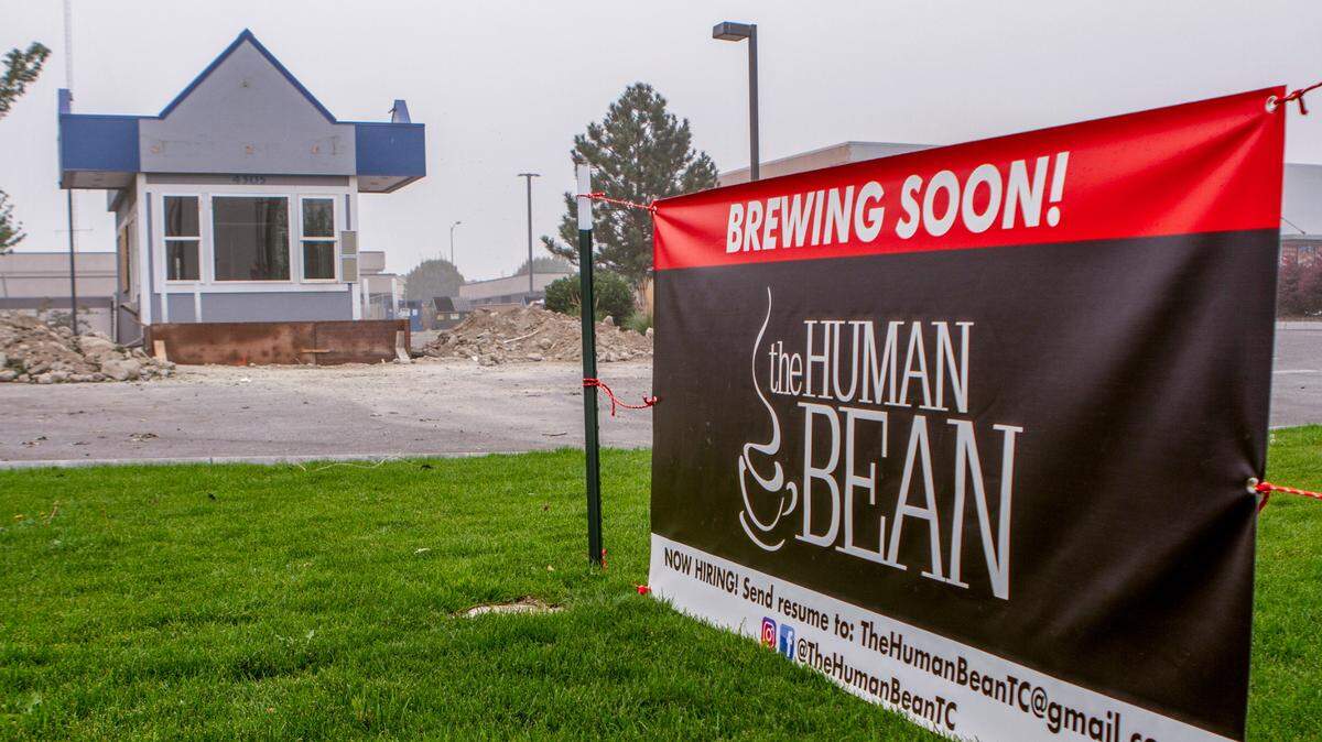 A franchise of the Ashland, Ore.-based coffee chain Human Bean is opening in the Tri-Cities.
