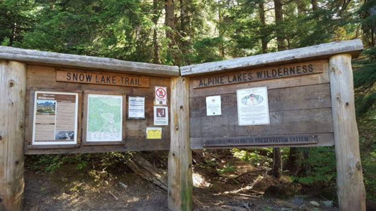 Snow Lake Trailhead signs.