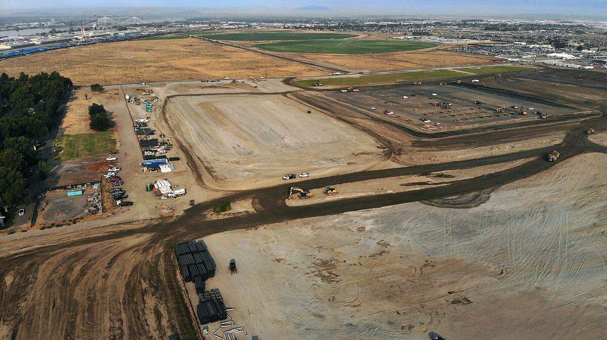 Amazon plans Tri-Cities hiring spree. Are there enough workers to fill all those jobs?
