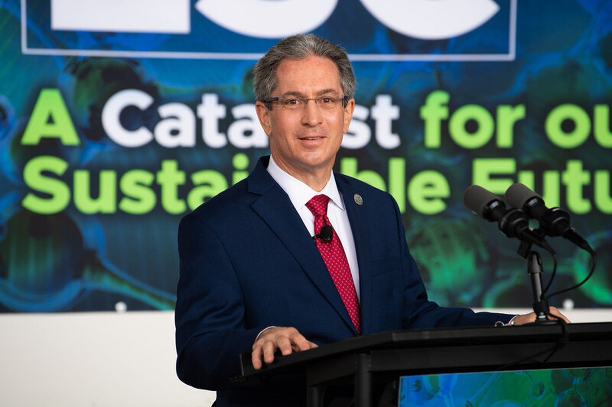 Steven Ashby, the director for Pacific Northwest National Laboratory in Richland, is shown at the dedication of PNNL’s Energy Sciences Center. Ashby is stepping aside after 10 years as director.