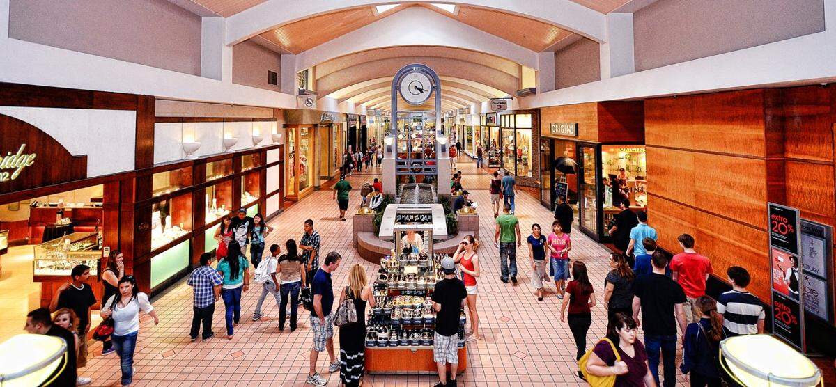The corridor outside Macy’s once had a fountain between Buckle and Victoria’s Secret.