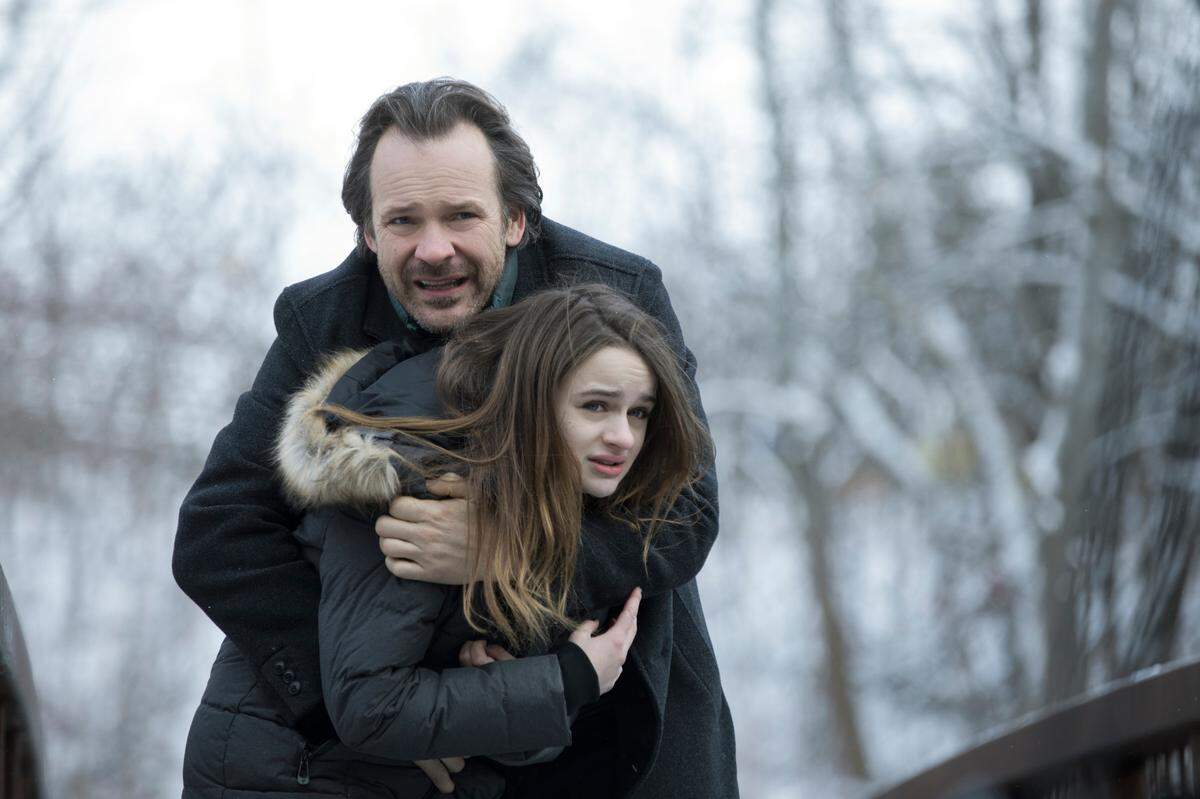 Peter Sarsgaard as Jay and Joey King as Kayla in “The Lie.”