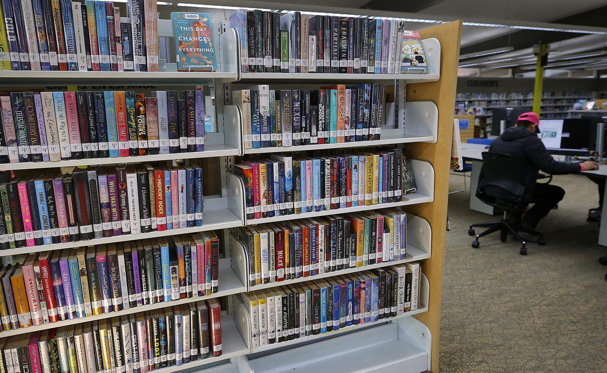 The Mid-Columbia Libraries' Pasco Branch at 1320 W. Hopkins St. is the second largest branch of the library system's 12 branches. It offers a large selection of English and Spanish language books and materials for all ages including DVDs and magazines.